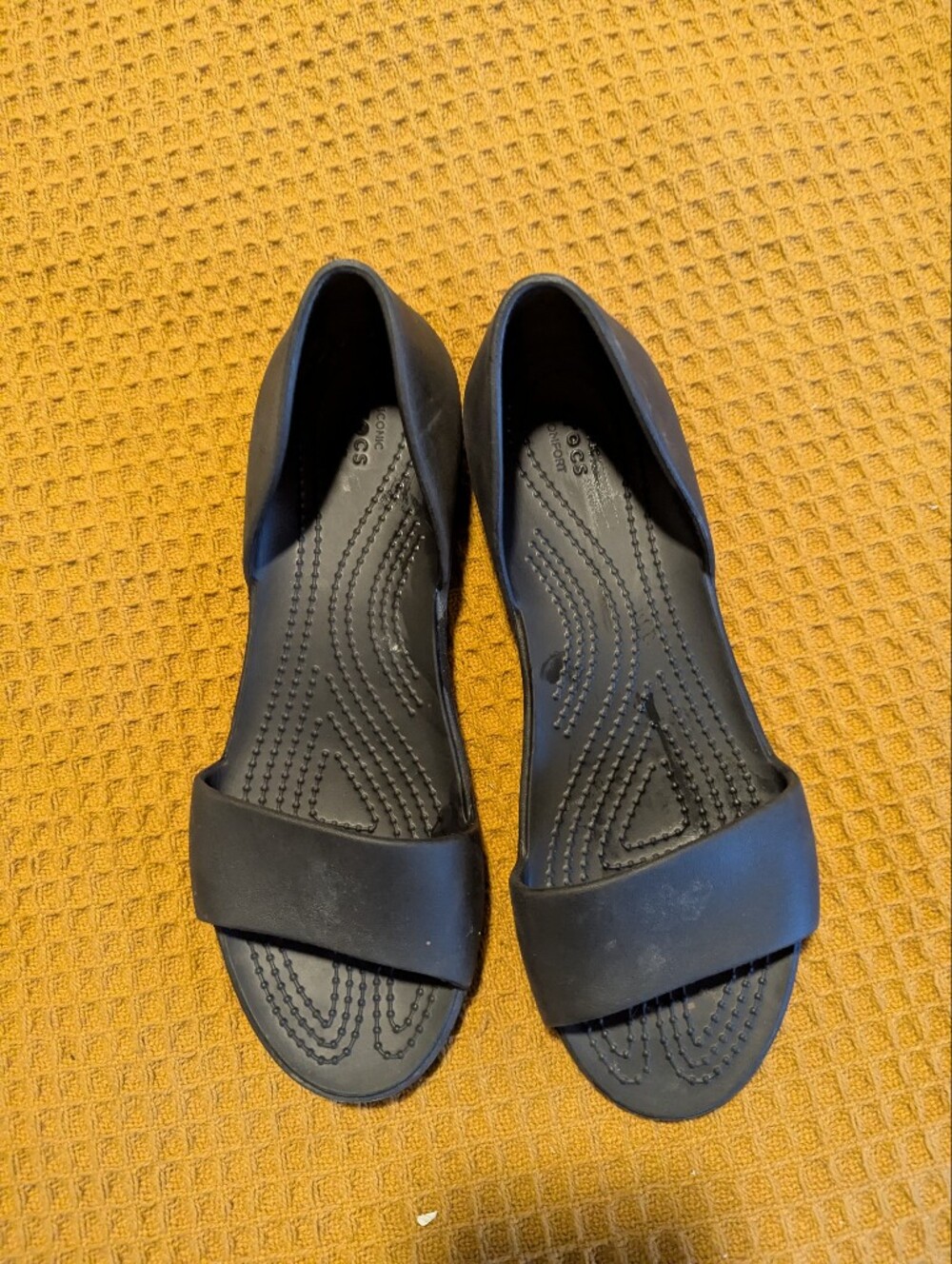 CROCS Women's Black Open-Toe Slip-On Flats,7